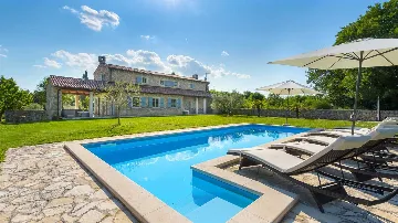 Stone Villa with Pool in Marčana for up to 8