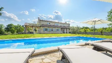 Stone Villa with Pool in Marčana for up to 8