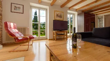 Stone Villa with Pool in Marčana for up to 8