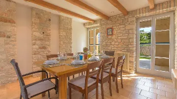 Stone Villa with Pool in Marčana for up to 8