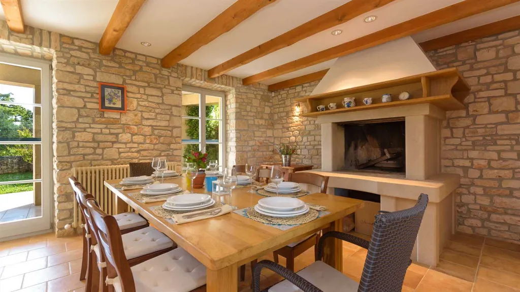 Stone Villa with Pool in Marčana for up to 8