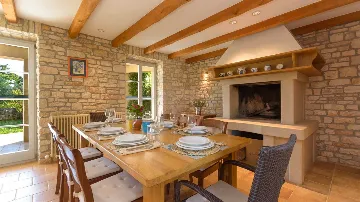 Stone Villa with Pool in Marčana for up to 8