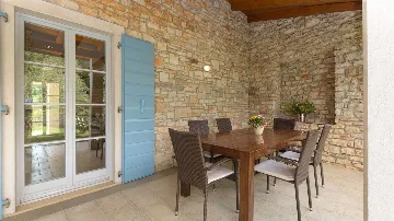 Stone Villa with Pool in Marčana for up to 8