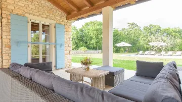 Stone Villa with Pool in Marčana for up to 8