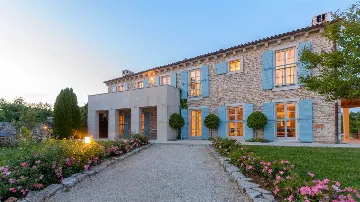 Stone Villa with Pool in Marčana for up to 8