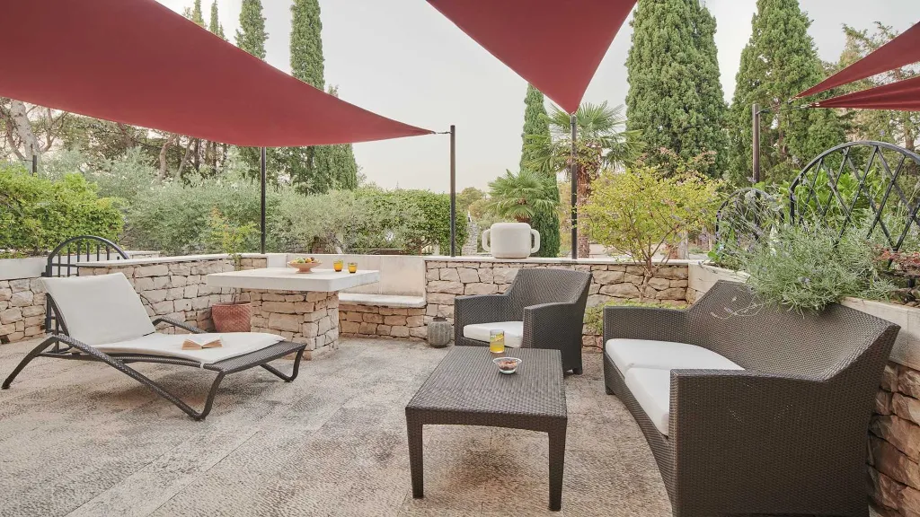 Beachfront Villa with Pool in Supetar (Sleeps 12)