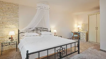 Beachfront Villa with Pool in Supetar (Sleeps 12)