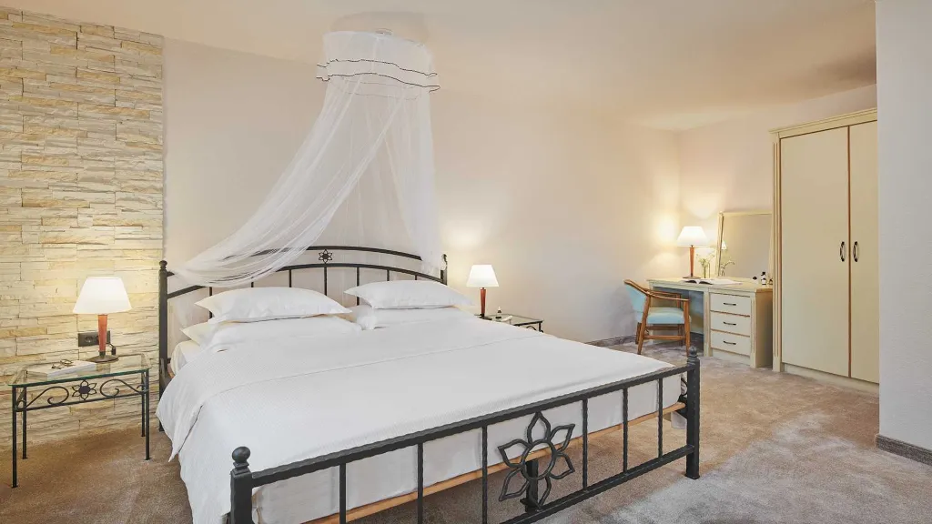Beachfront Villa with Pool in Supetar (Sleeps 12)