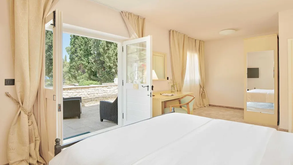 Beachfront Villa with Pool in Supetar (Sleeps 12)