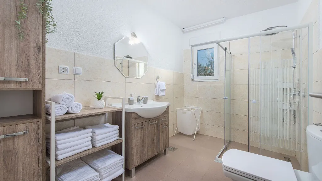 Family 3-Bedroom Villa with Private Pool in Buroli