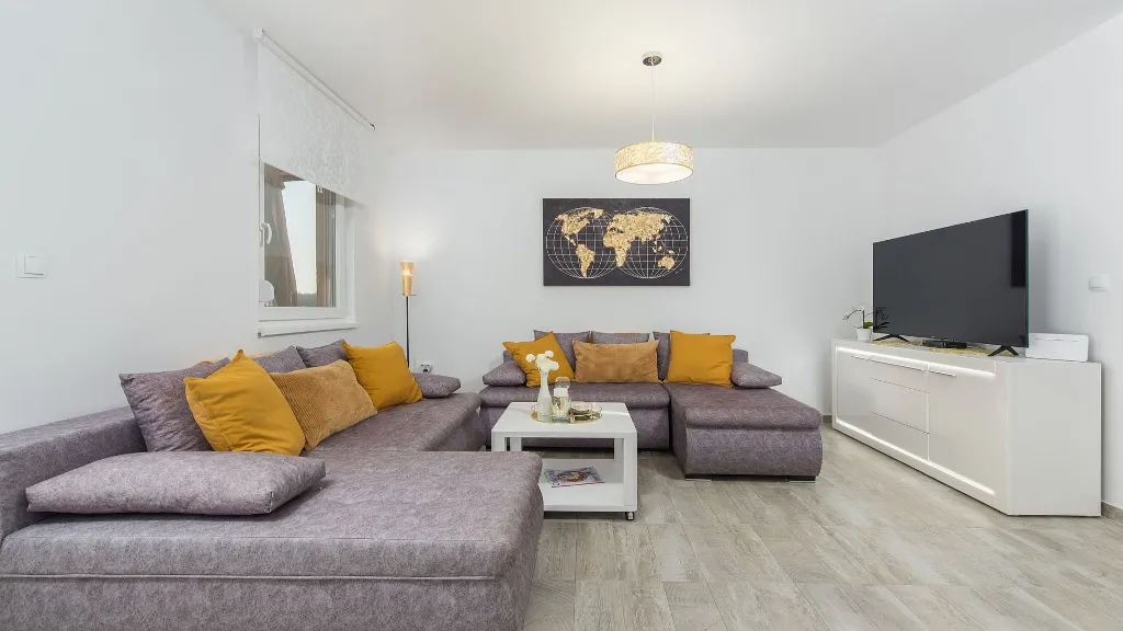 Family 3-Bedroom Villa with Private Pool in Buroli