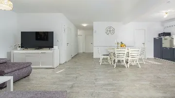 Family 3-Bedroom Villa with Private Pool in Buroli