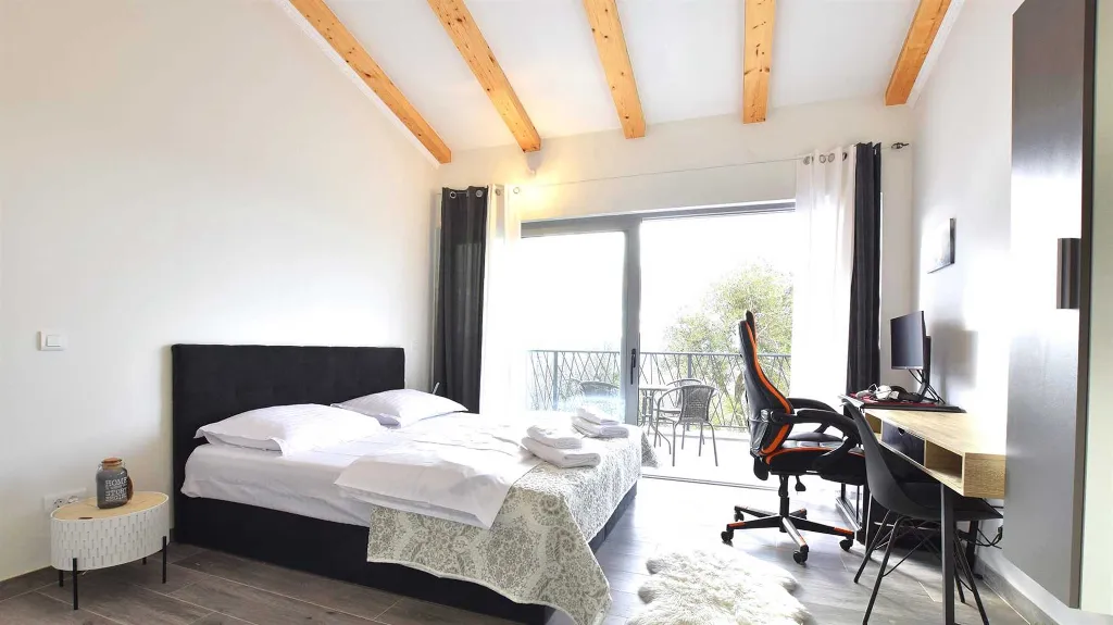 Katuni 4-Bedroom Villa with Swimming Pool