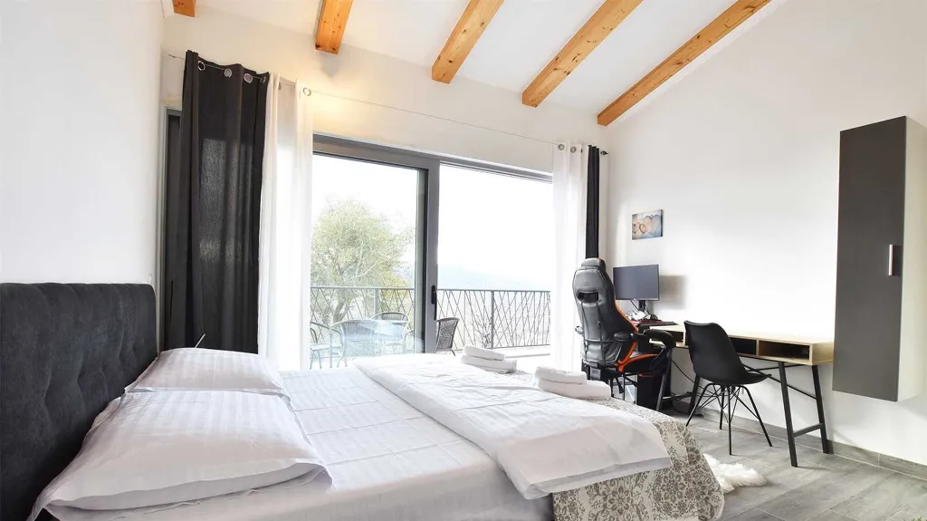 Katuni 4-Bedroom Villa with Swimming Pool