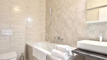 Katuni 4-Bedroom Villa with Swimming Pool