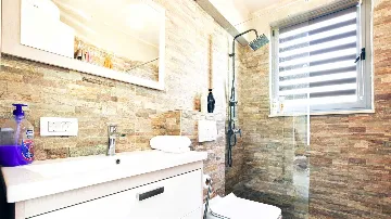 Katuni 4-Bedroom Villa with Swimming Pool