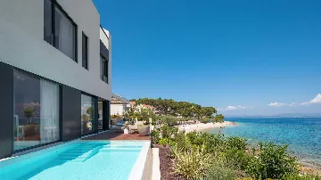 Modern Poolside Villa in Sutivan for Up to 8