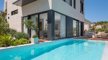 Modern Poolside Villa in Sutivan for Up to 8