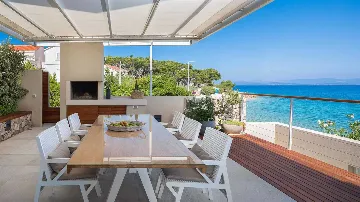 Modern Poolside Villa in Sutivan for Up to 8