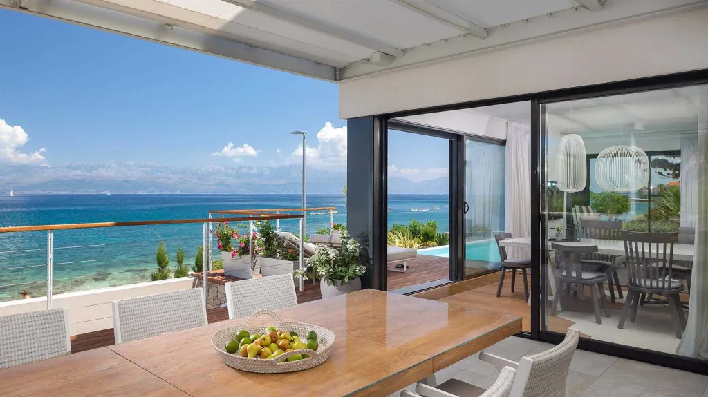 Modern Poolside Villa in Sutivan for Up to 8