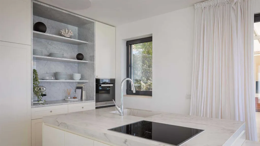 Modern Poolside Villa in Sutivan for Up to 8