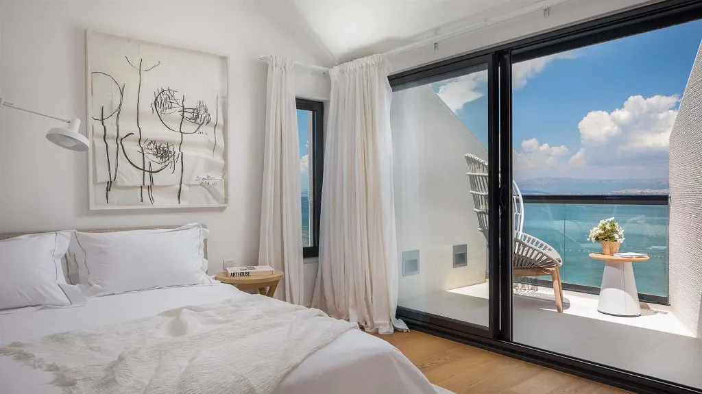 Modern Poolside Villa in Sutivan for Up to 8