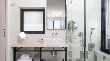 Modern Poolside Villa in Sutivan for Up to 8