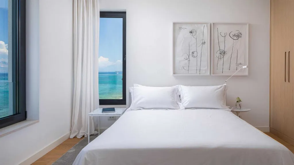 Modern Poolside Villa in Sutivan for Up to 8