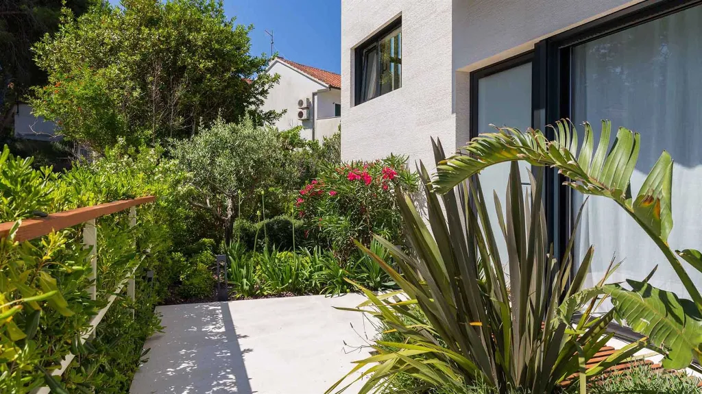 Sutivan Family Villa with Pool and Mediterranean Garden