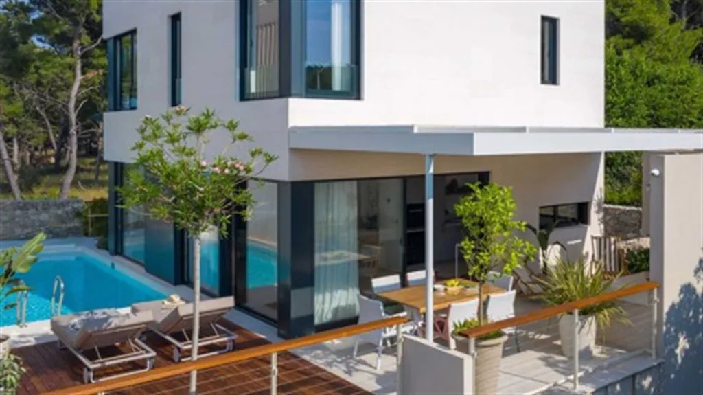 Sutivan Villa Complex with Private Pools