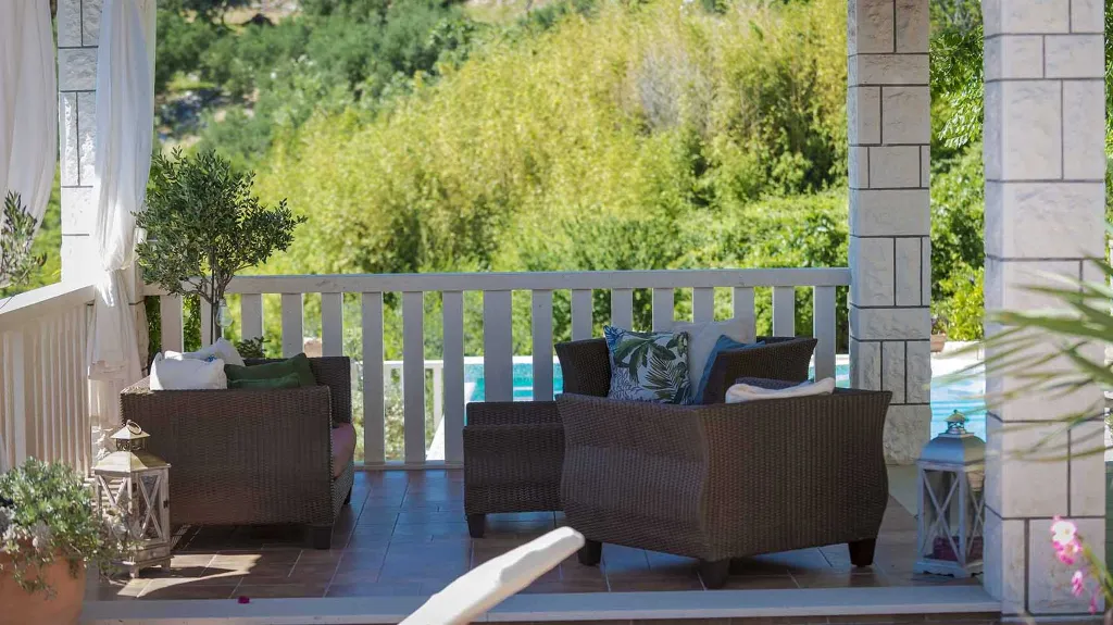 Stone Villa with Pool, Garden & Adriatic Views in Mlini