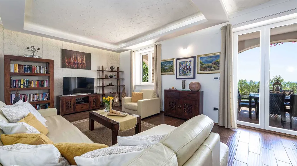 Stone Villa with Pool, Garden & Adriatic Views in Mlini