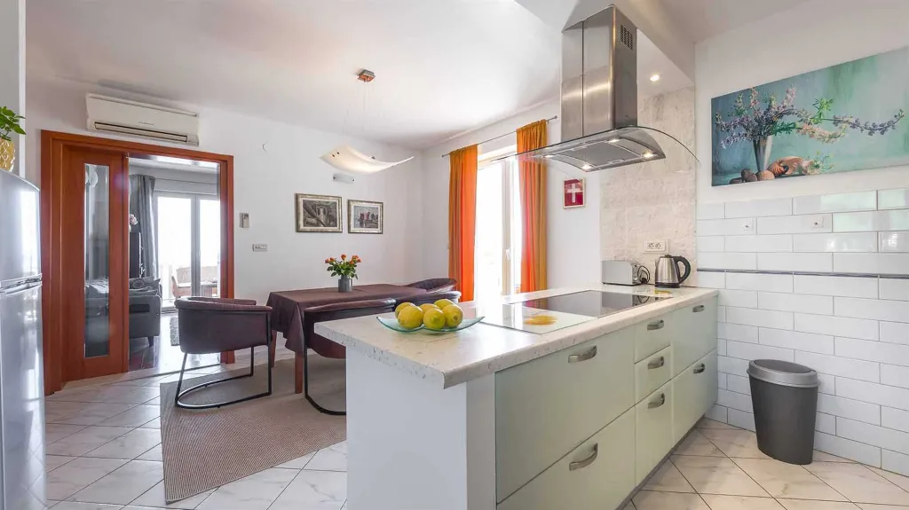 Stone Villa with Pool, Garden & Adriatic Views in Mlini