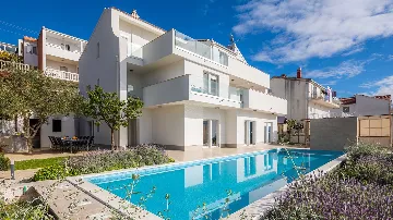 Podstrana Villa with Pool and 9 Bedrooms