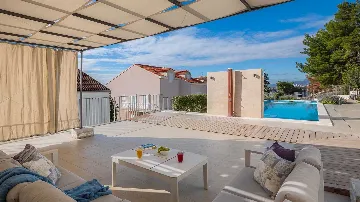 Podstrana Villa with Pool and 9 Bedrooms