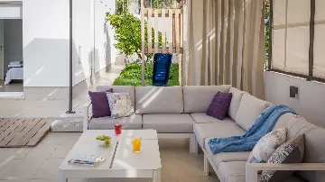 Podstrana Villa with Pool and 9 Bedrooms