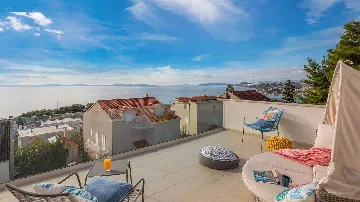 Podstrana Villa with Pool and 9 Bedrooms