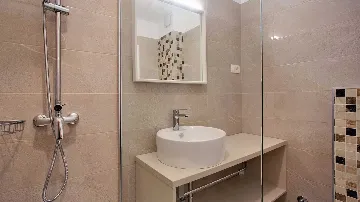 Podstrana Villa with Pool and 9 Bedrooms