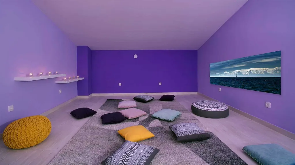 Podstrana Villa with Pool and 9 Bedrooms