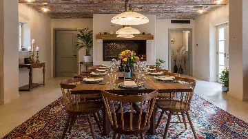 Villa with Pool in Buje for Up to 16 Guests