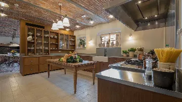 Villa with Pool in Buje for Up to 16 Guests