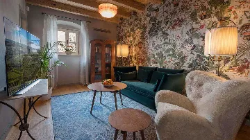 Villa with Pool in Buje for Up to 16 Guests