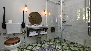 Villa with Pool in Buje for Up to 16 Guests