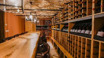 Villa with Pool in Buje for Up to 16 Guests