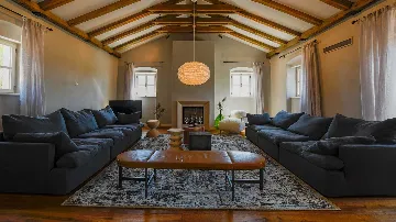 Villa with Pool in Buje for Up to 16 Guests