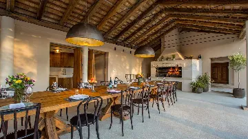 Villa with Pool in Buje for Up to 16 Guests