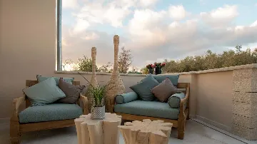 Villa with Pool in Buje for Up to 16 Guests