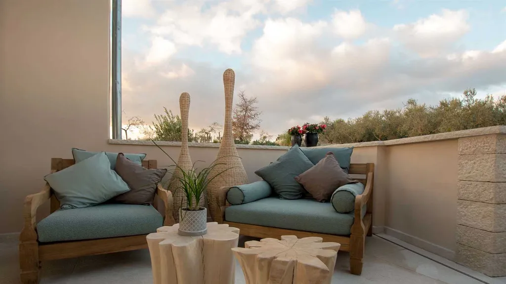Villa with Pool in Buje for Up to 16 Guests