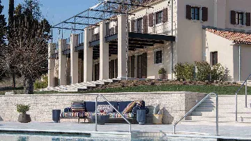 Villa with Pool in Buje for Up to 16 Guests