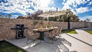 Contemporary 3-Bedroom Villa in Kanfanar